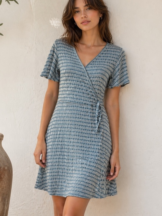Caution To The Wind Dresses & Skirts - Caution to the Wind Baby Blue Faux Wrap Short Sleeve Mini Dress size Medium